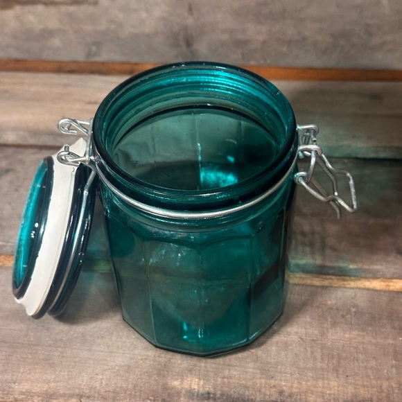 Vintage Teal Green Clamped Lidded Jar 5.75" tall and 4" wide Trigger and Bail - Picture 6 of 9